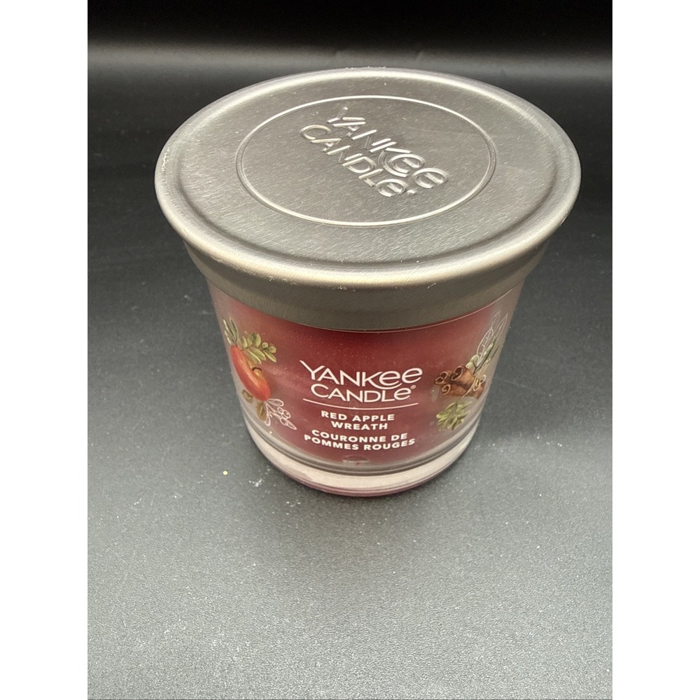 Yankee Candle Red Apple Wreath Candle - 4.3 oz - Damaged/used